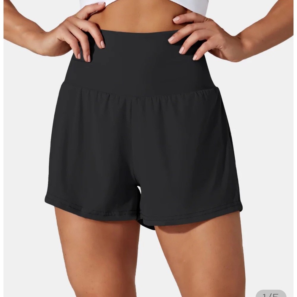 HALARA 2-in-1 Black Gym Shorts